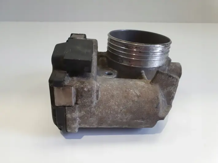 Volvo S60 I V70 II XC60 I 2.4 D5 PRZEPUSTNICA 8692720 0281002701