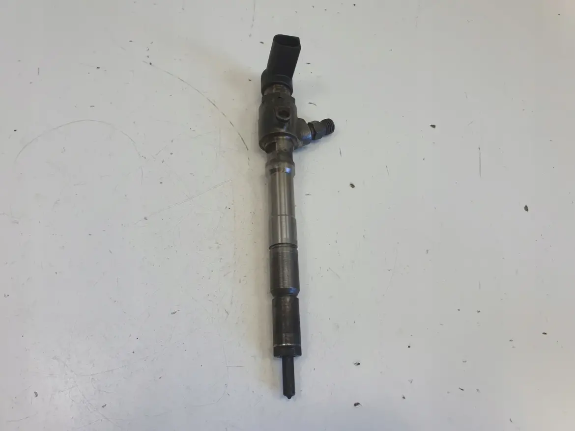 Audi A3 II 8P 1.6 TDI WTRYSKIWACZ wtrysk 03L130277B