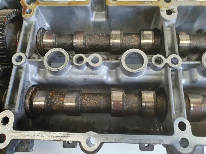 Opel Vectra C 1.9 CDTI POKRYWA ZAWORÓW wałki 55565886