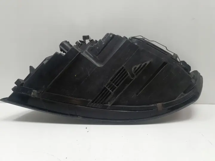 Volvo S40 II V50 LIFT PRZEDNIA LAMPA PRAWA prawy przód 0301237202 31265695