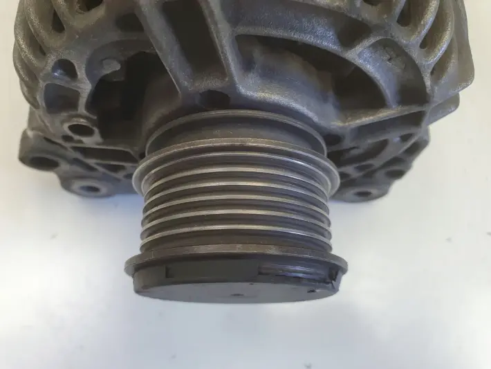 VW Bora 1.9 TDI ALTERNATOR bosch 038903023L 90A