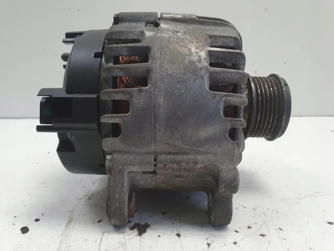 VW Passat B7 1.6 TDI ALTERNATOR 03L903023B valeo