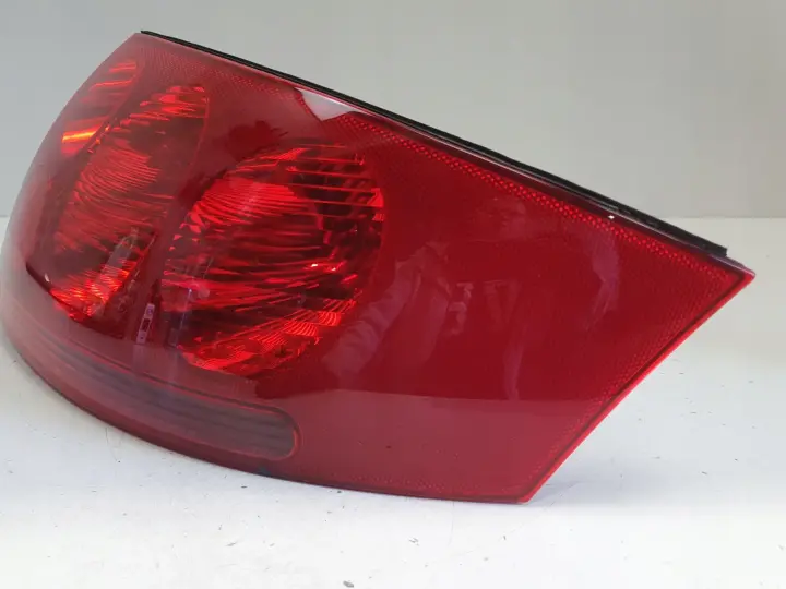Audi TT 8N TYLNA LAMPA PRAWA prawy tył pasażera