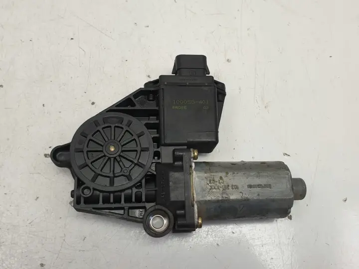 Mitsubishi Space Star SILNICZEK SZYBY Prawy przód