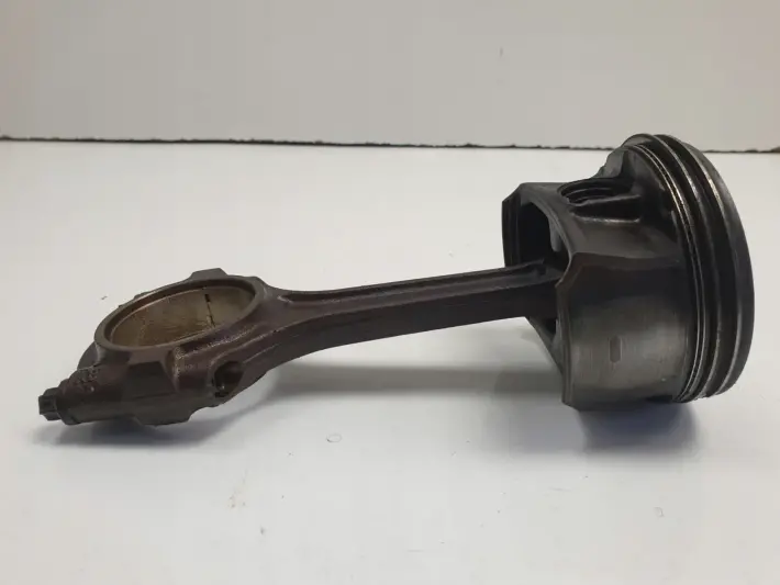 Opel Astra IV J 1.6 16V TŁOK KORBOWÓD A16XER