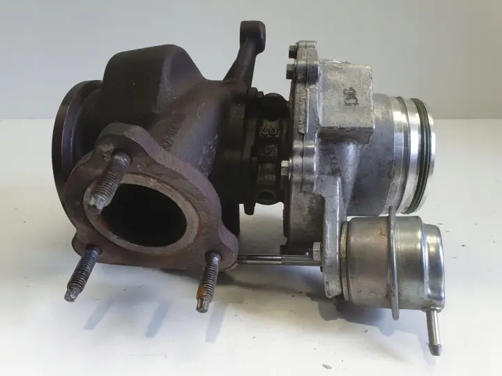 Volvo V40 II 2.0 D D2 TURBOSPRĘŻARKA turbo 31380130