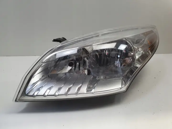 Renault Megane III 08-12r PRZEDNIA LAMPA LEWA lewy przód 260600017R