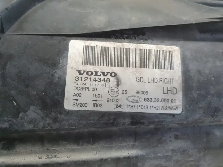 Volvo V70 III XC70 S80 II XENON PRZEDNIA LAMPA PRAWA prawy przód 31214348