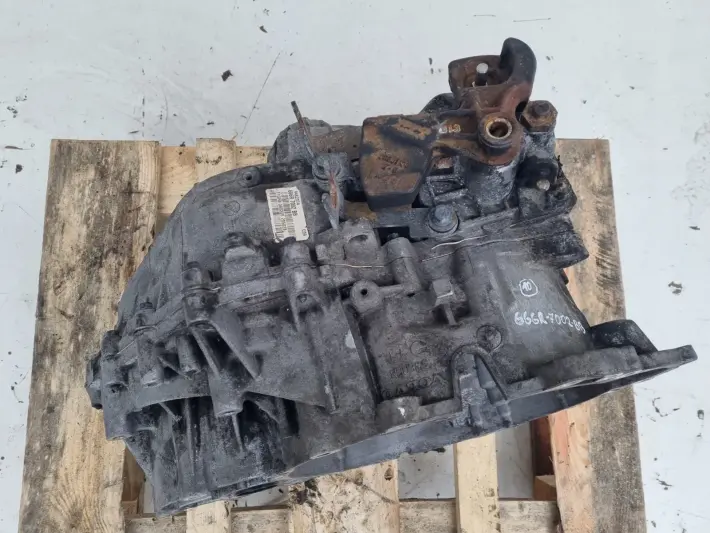 Volvo S60 V70 II 2.4 D5 SKRZYNIA BIEGÓW 666R-7002-BB 9482374