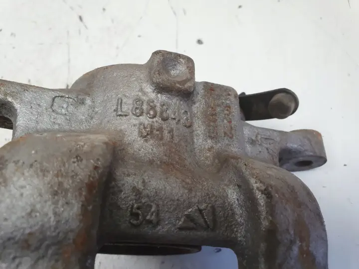 Nissan Micra K14 PRZEDNI ZACISK HAMULCOWY lewy przód kierowcy