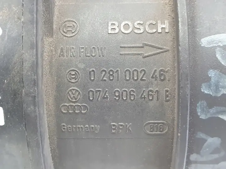 VW Passat B6 2.0 TDI PRZEPŁYWOMIERZ POWIETRZA 0281002461