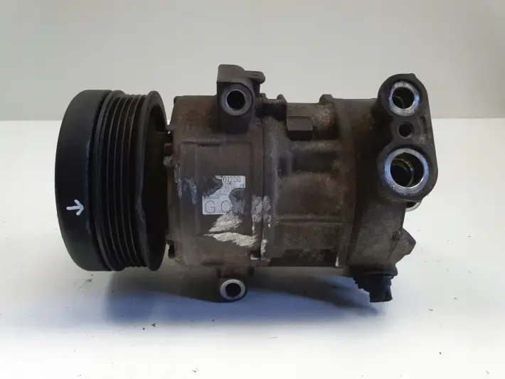 Opel Corsa D 1.4 16V SPRĘŻARKA KLIMATYZACJI 55701200