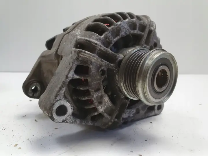 Opel Corsa D 1.4 16V ALTERNATOR bosch 0124425087 120A