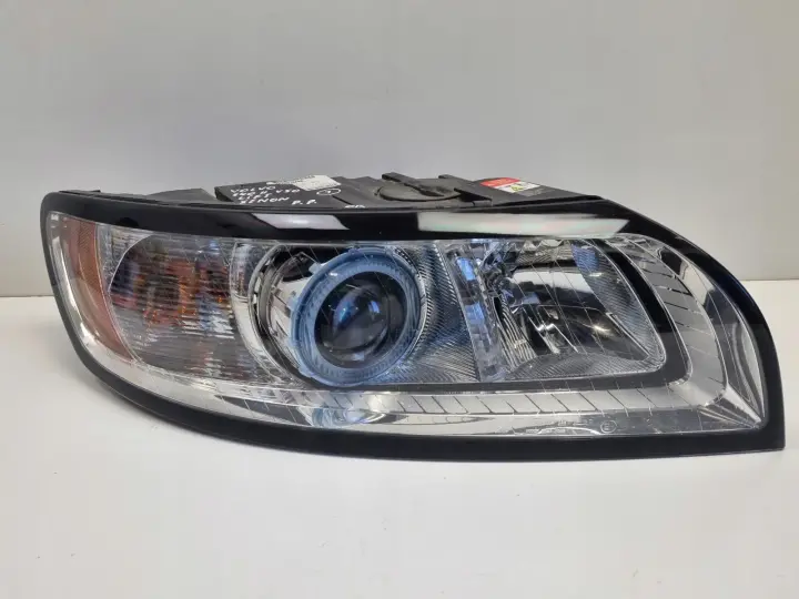 Volvo S40 II V50 LIFT PRZEDNIA LAMPA PRAWA prawy przód ŁADNA 31299588