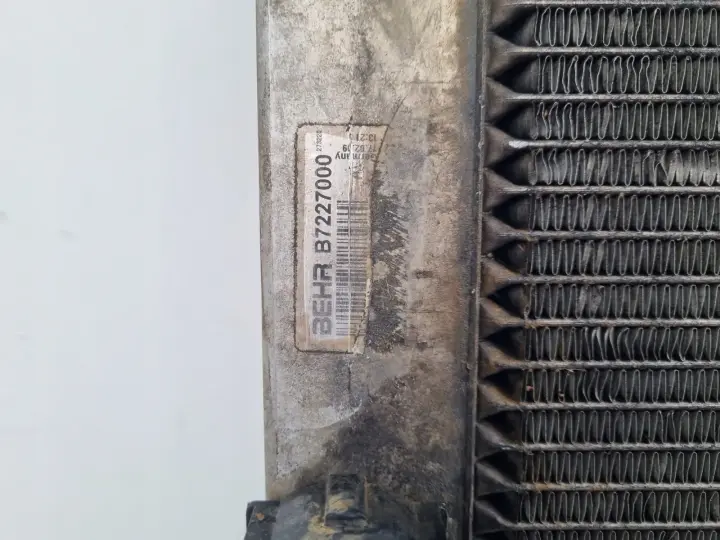 Range Rover Vogue L322 4.4 V8 CHŁODNICA WODY 8MK-376-718-321 B7227000