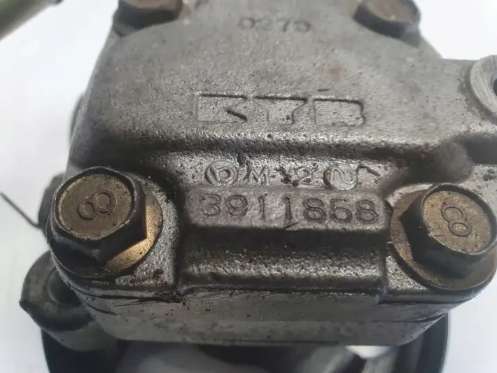 Mazda 3 BK 1.6 16V POMPA WSPOMAGANIA kyb