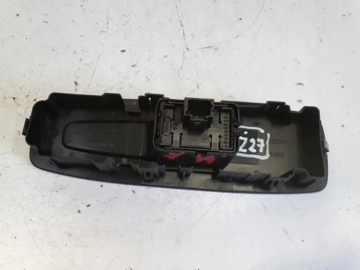 Renault Megane IV PANEL STEROWANIA SZYBAMI SZYB przełącznik tył 809605274R
