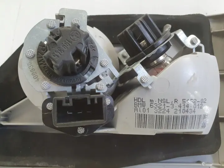 BMW X3 E83 03-06r TYLNIA TYLNA LAMPA PRAWA prawy tył w klape 3414012