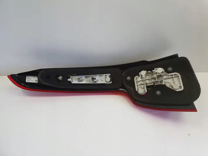 Volvo V50 KOMBI 07-12r LIFT TYLNIA TYLNA LAMPA PRAWA prawy tył 30763512