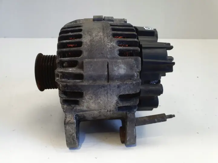 Seat Ibiza III 1.6 16V ALTERNATOR 03C903023B 110A valeo
