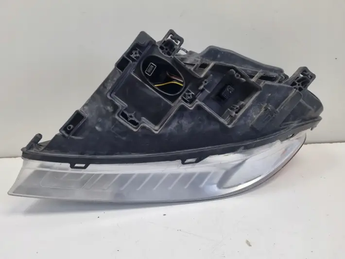 Volvo S80 II V70 III 06-16r PRZEDNIA LAMPA PRAWA PRAWY PRZÓD skręt 31283916