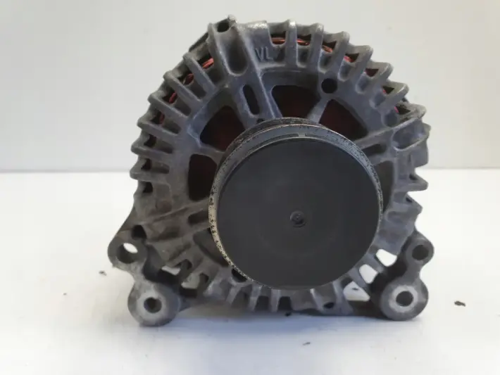 VW Touran 1.9 TDI ALTERNATOR Valeo