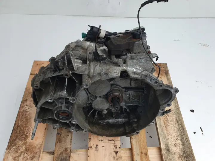 Volvo S60 II V60 2.0 D3 SKRZYNIA BIEGÓW manualna CG9R-7002-JC 1285052