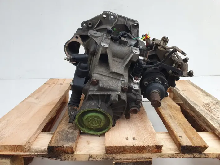 VW Bora 1.6 16V SKRZYNIA BIEGÓW DUW manualna MANUAL