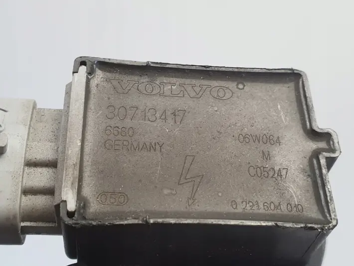 Volvo V70 II S80 I 2.4 T CEWKA ZAPŁONOWA 30713417 0221604010