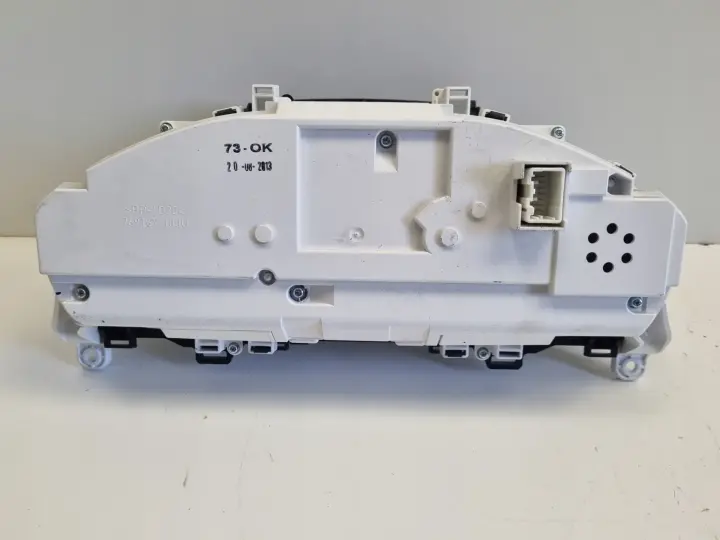 Volvo V40 II 2.0 T Benzyna LICZNIK ZEGARY Europa 31327745
