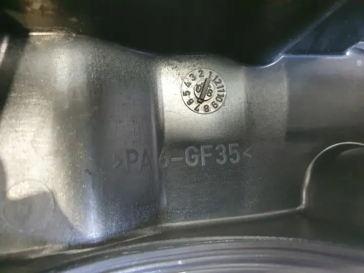 Jaguar XF 2.7 D POKRYWA ZAWORÓW kolektor ssący 4S7Q-9424-KB