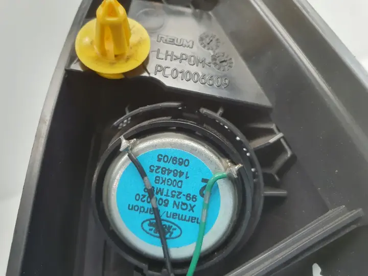 Range Rover Sport L320 LEWA MASKOWNICA LUSTERKA Głośnik zaślepka PC01006609