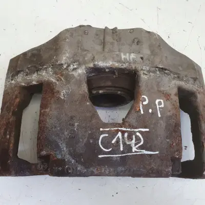 Volvo XC90 I PRZEDNI ZACISK HAMULCOWY Prawy przód Pasażera P.P 30657307 960