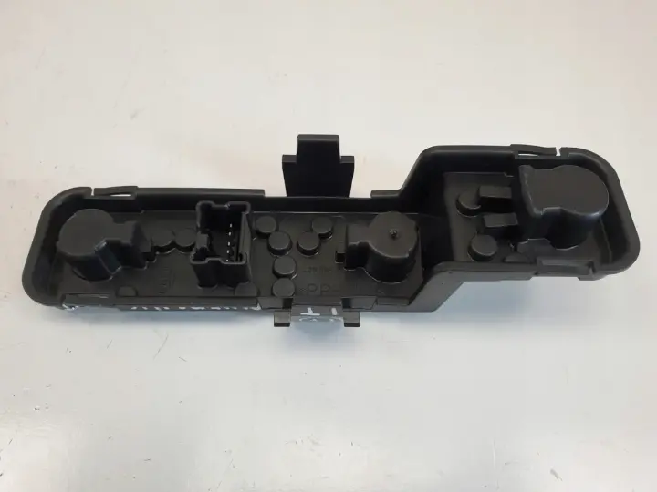 Nissan Almera N16 00-03r LEWY WKŁAD TYLNEJ LAMPY