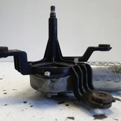 Opel Corsa D SILNICZEK TYLNEJ WYCIERACZKI 53027312