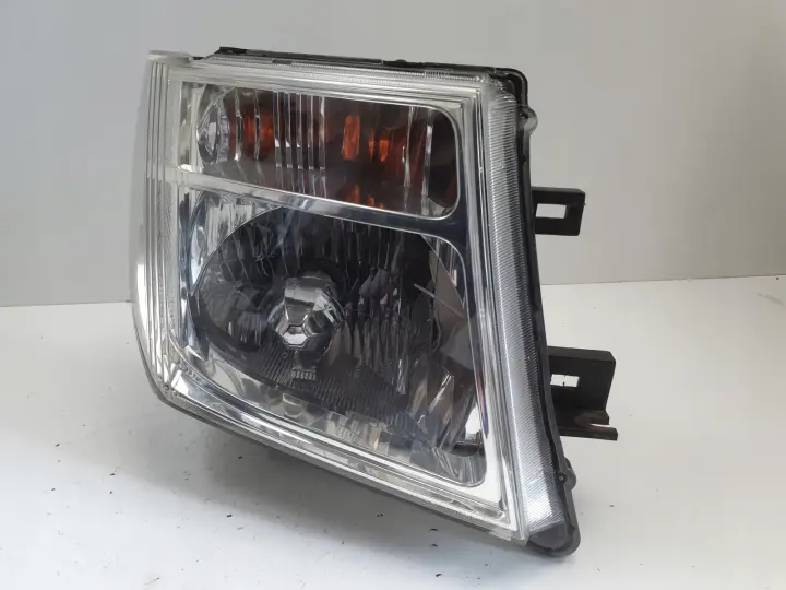 Nissan Pathfinder R51 Navara D40 III PRZEDNIA LAMPA PRAWA PRAWY PRZÓD xenon