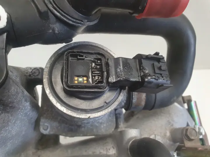 Subaru Impreza Legacy 2.0 i KOLEKTOR SSĄCY Dolotowy Zawór egr KPL