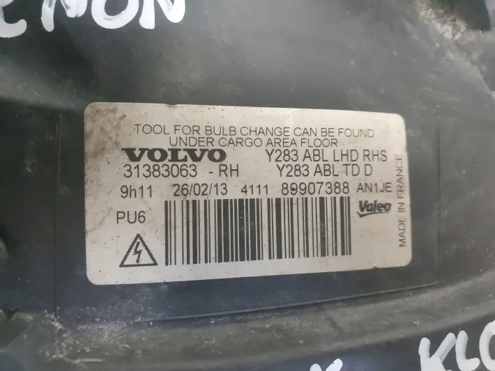 Volvo S60 II V60 10- PRZEDNIA LAMPA PRAWA PRAWY PRZÓD xenon europa 31383063