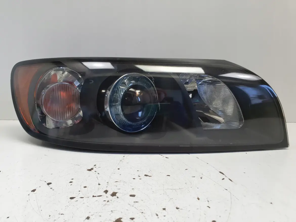 Volvo S40 II V50 XENON PRZEDNIA LAMPA PRAWA prawy przód EUROPA 30698878