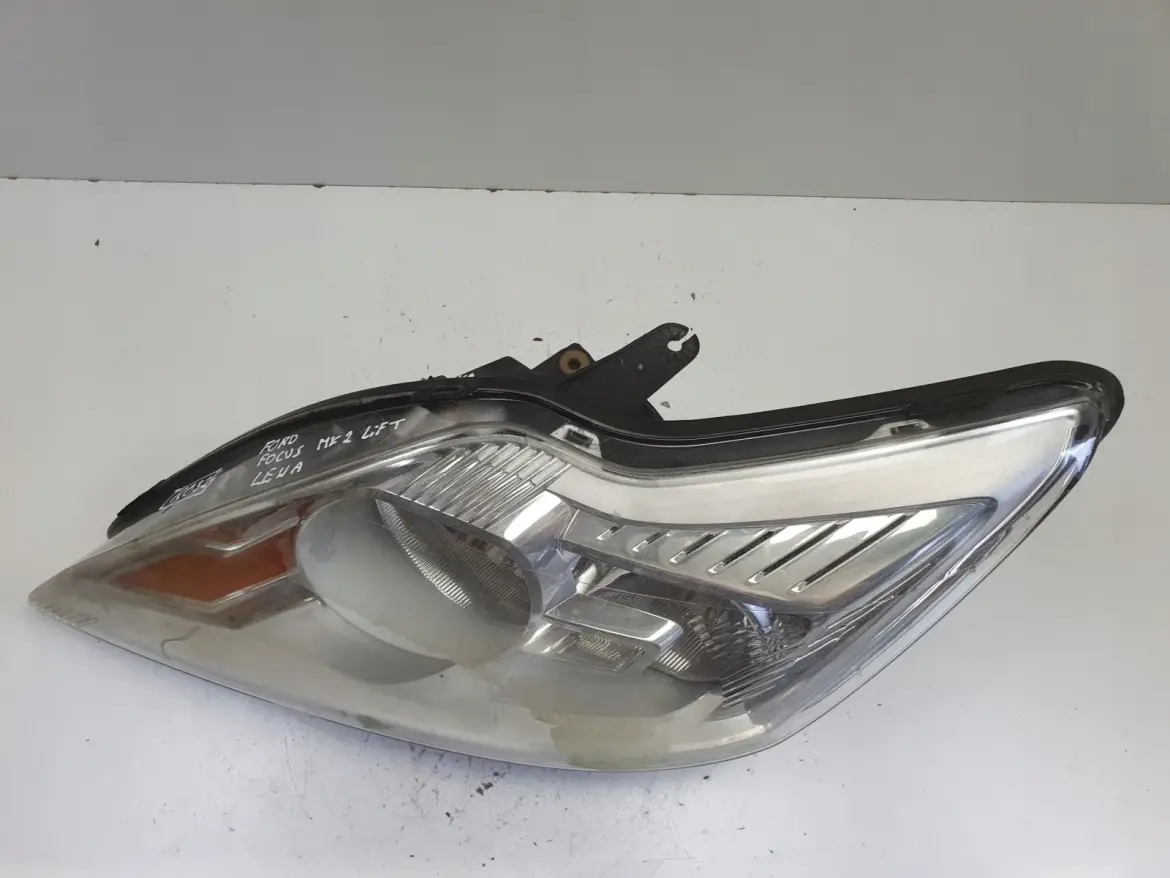 Ford Focus mk2 lift 07-11 PRZEDNIA LAMPA LEWA lewy przód anglik