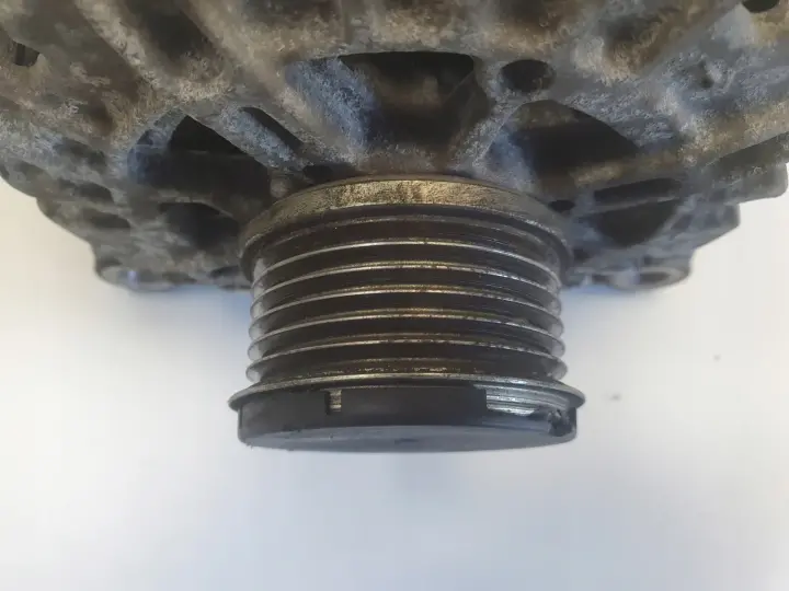 Citroen C4 1.6 HDI ALTERNATOR 9665617780 valeo
