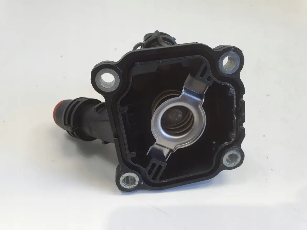 Volvo V90 II S90 2.0 D5 OBUDOWA TERMOSTATU P32263962
