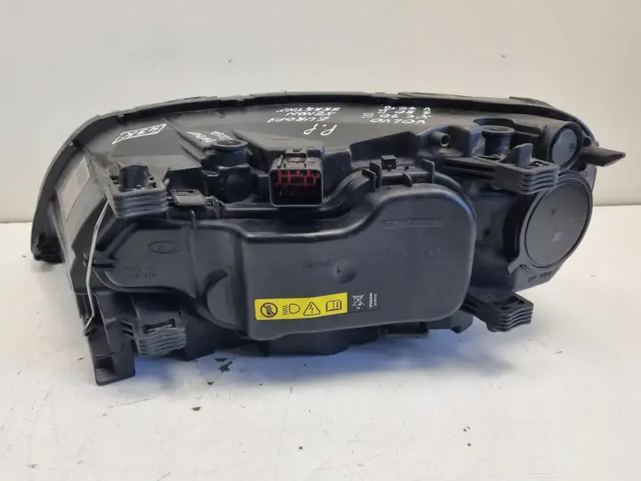 Volvo S80 II V70 III XC70 II PRZEDNIA LAMPA PRAWA PRAWY PRZÓD 31214169