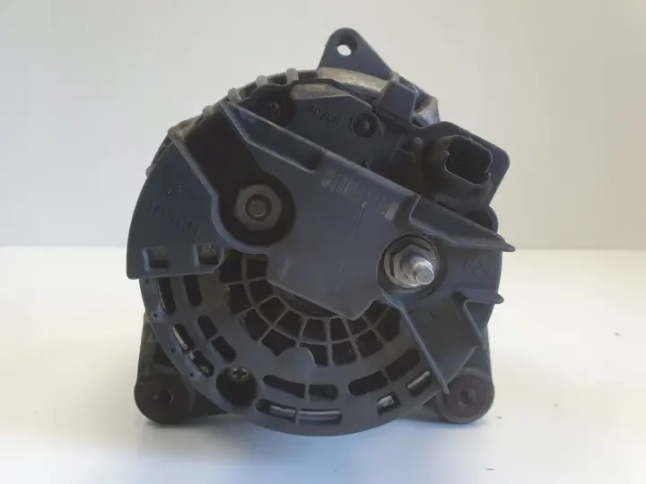 Nissan Qashqai 1.5 DCI ALTERNATOR bosch 0124525140 150A 8200728292-C