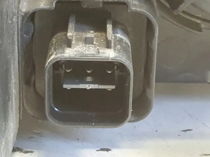 Ssangyong Kyron 07-14r PRZEDNIA LAMPA LEWA lewy przód EUROPA