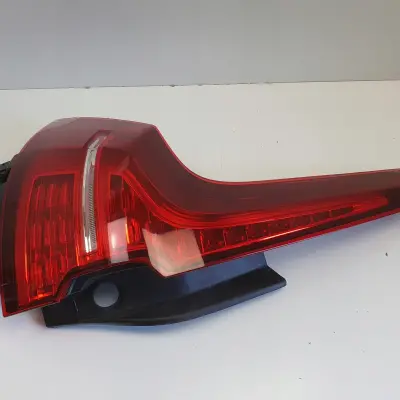 Volvo V60 II 18-24r TYLNIA TYLNA LAMPA LEWA lewy tył 32291358