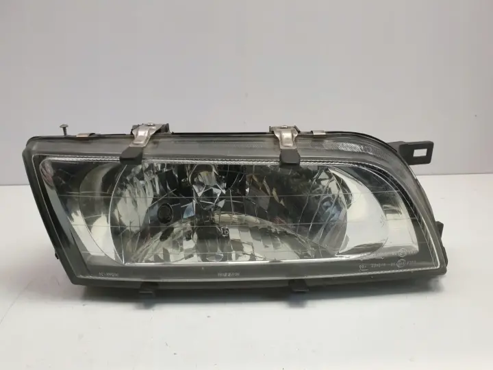 Nissan Almera N15 LIFT PRZEDNIA LAMPA PRAWA przód