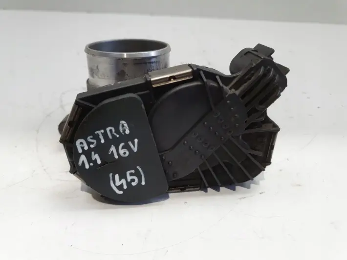 Opel Astra III H 1.4 16V PRZEPUSTNICA 55562270
