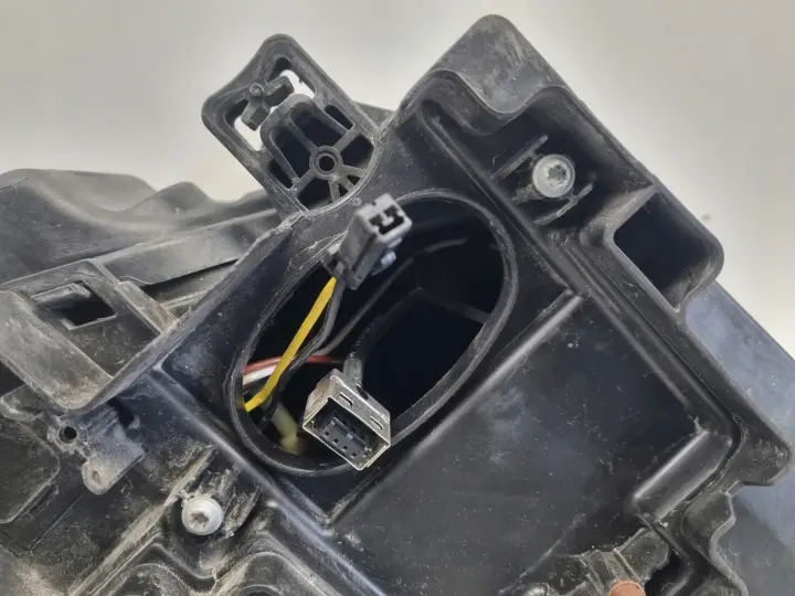 Volvo S80 II V70 III XC70 PRZEDNIA LAMPA LEWA LEWY PRZÓD XENON 31214347