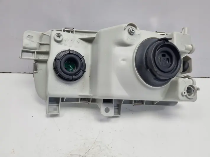 Nissan Serena 92-98r PRZEDNIA LAMPA PRAWA PRAWY PRZÓD nowa euro 215-1166R